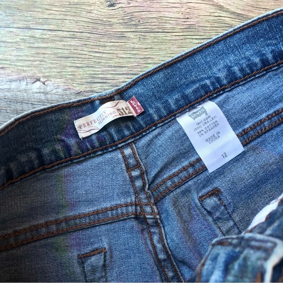 Perfectly Slimming Levi’s Cropped Denim Jeans 12 - Picture 4 of 13